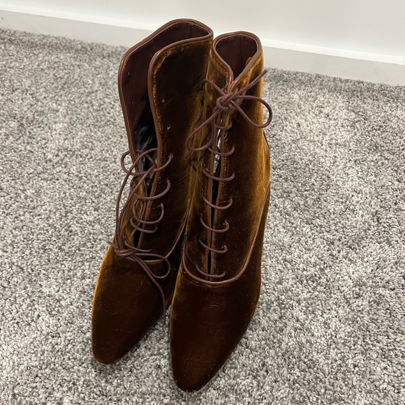 NWOB Doen Dasha Boots in Hickory Velvet Sz 41 - Picture 2 of 9